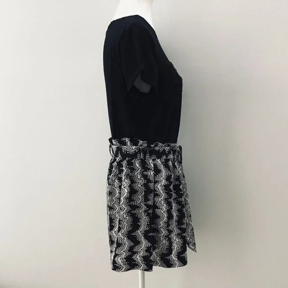 COUNTRY ROAD size 8/10 black and white shorts with tie belt and elastic waist - Picture 4 of 8